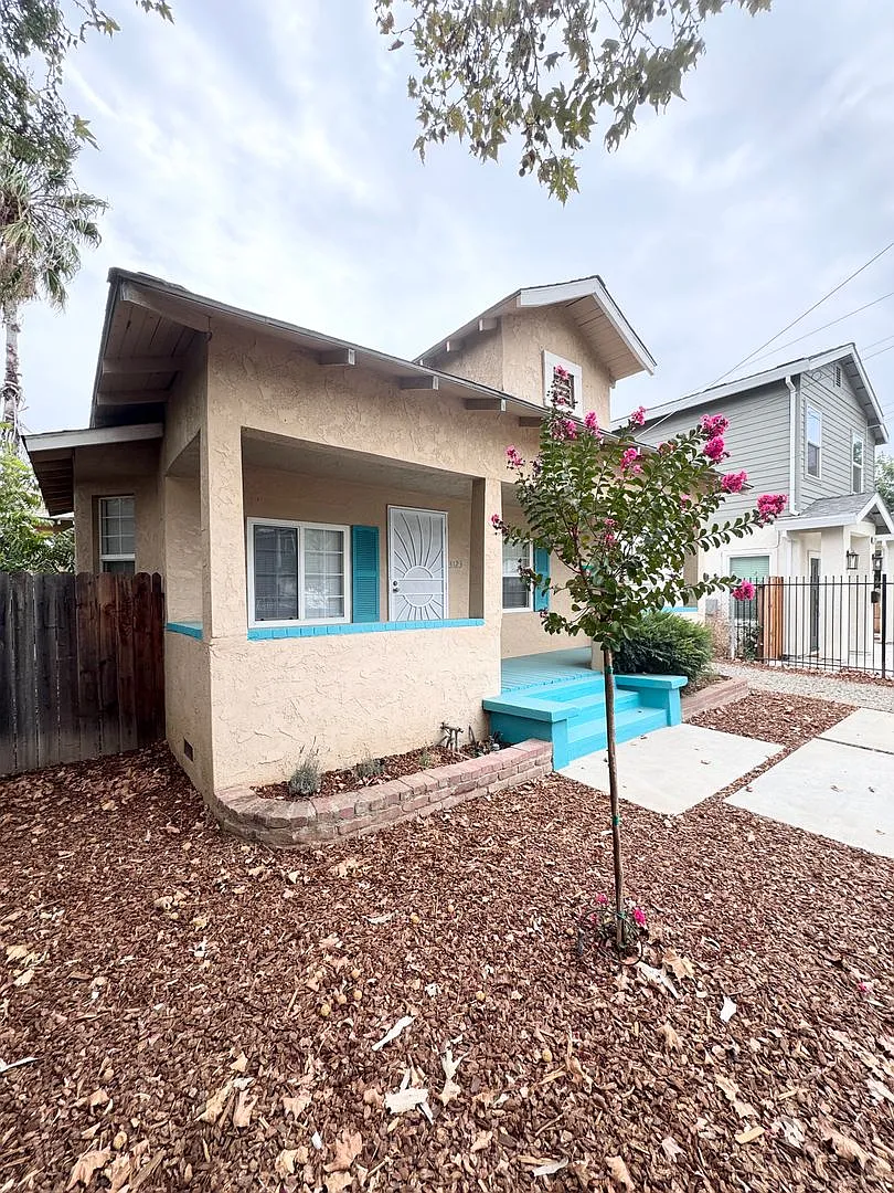 Beautifully Remodeled Home Near Ucdmc Modern Kitchen + Ev Charger — Photo 1