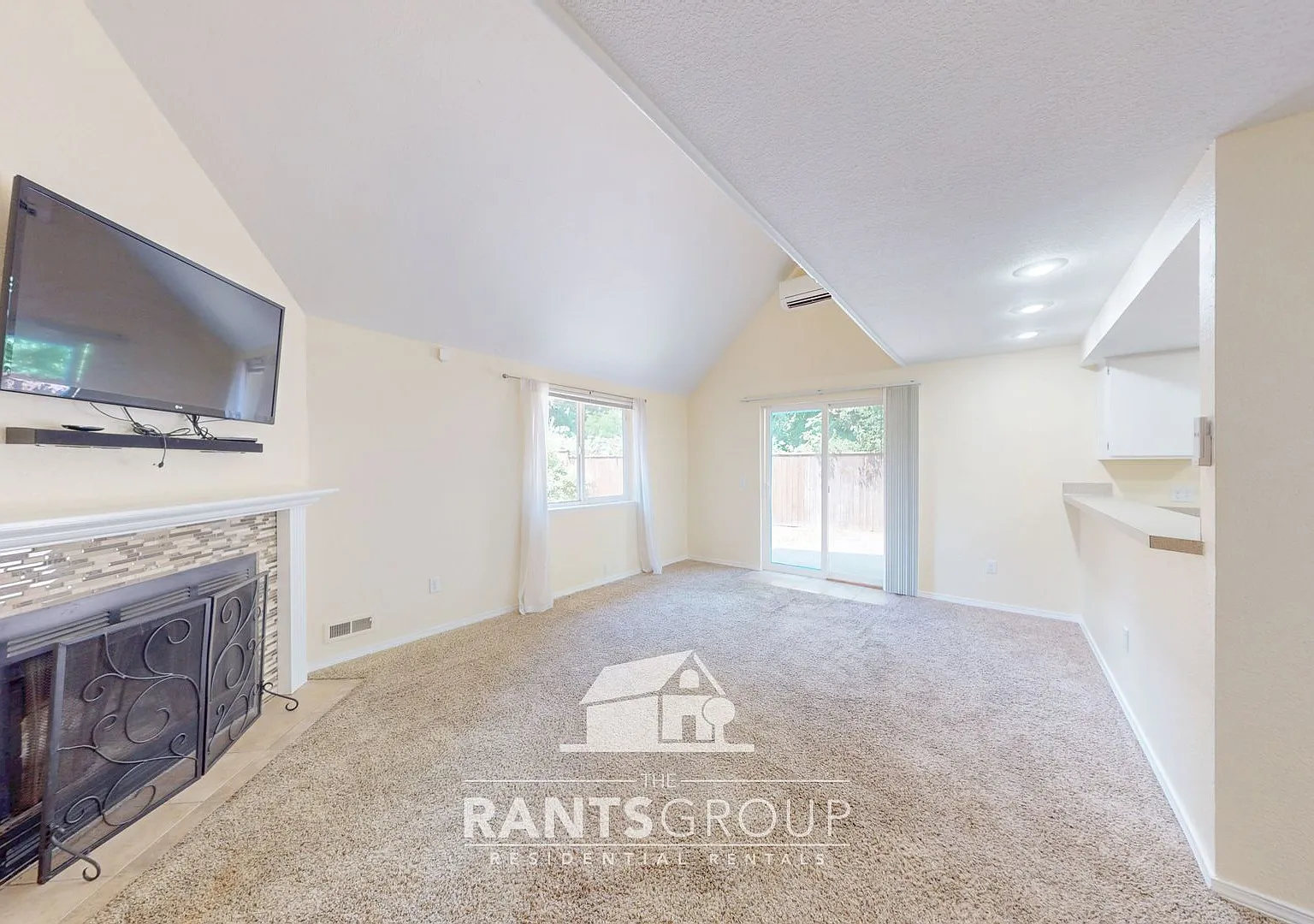 2 bed 2 bath Condo in Tumwater! Pool & Clubhouse! — Photo 1
