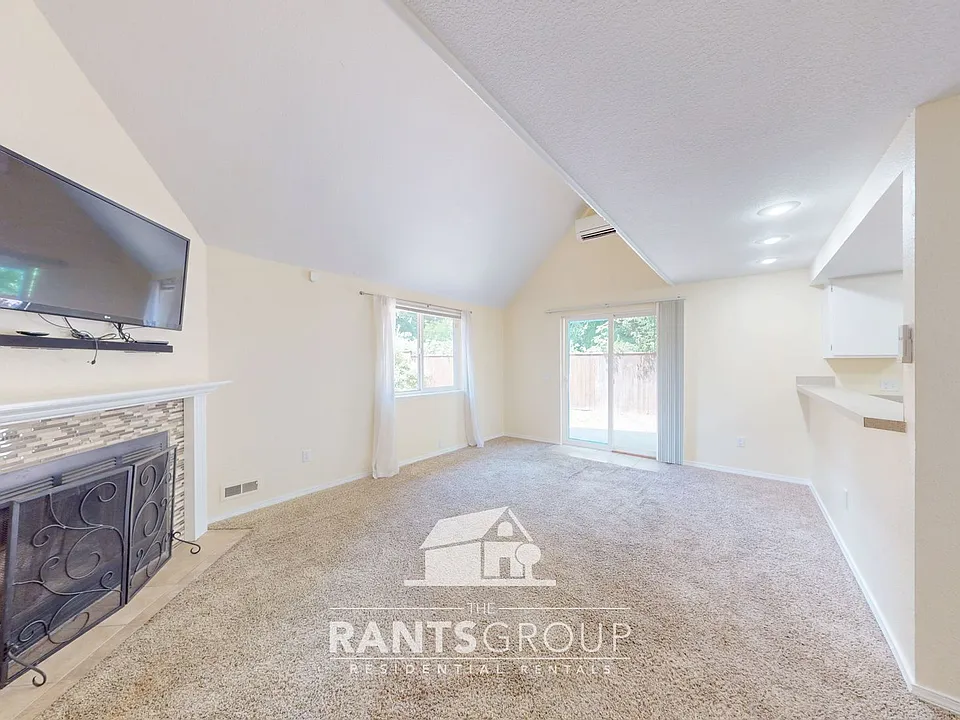 220 Israel Rd SW #M4