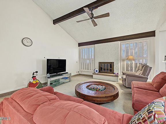 4th image of 1200 W LAREDO Street