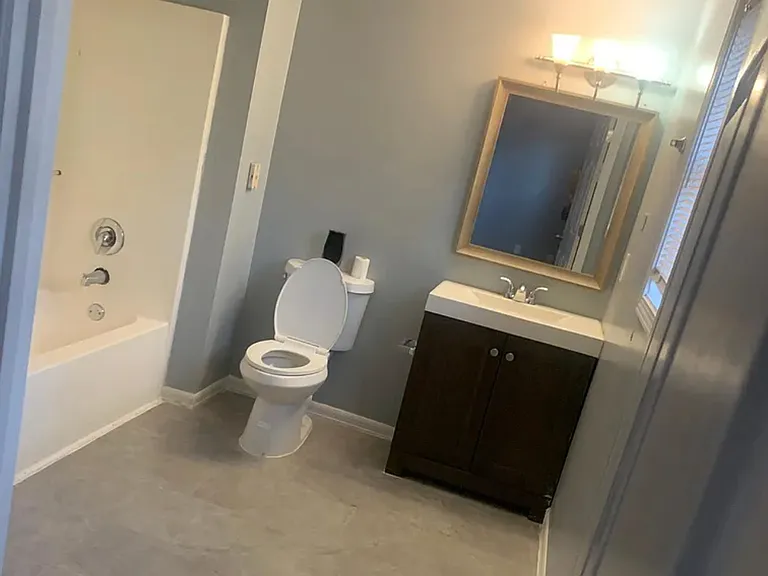 194 Lake Dr — Photo 9