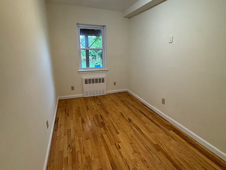 1305 E 65th St #1 — Photo 11