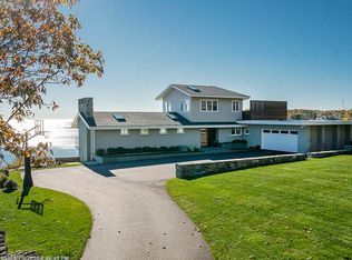 29 Pilot Point Rd, Cape Elizabeth, ME 04107