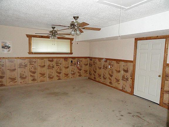 Coverted garage makes great game room