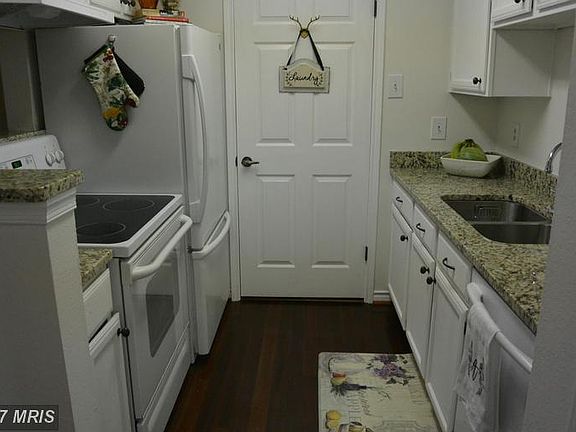 3rd image of 1521 Lincoln Way APT 304A