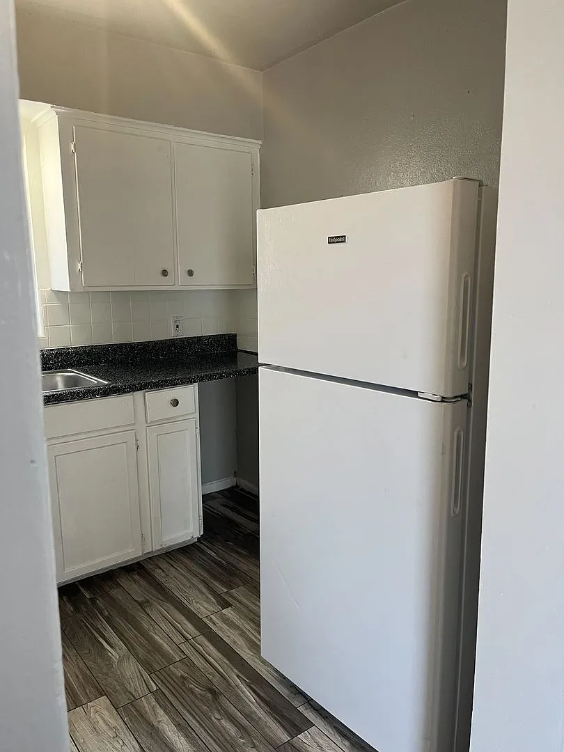 Eskridge Apartments. — Photo 4