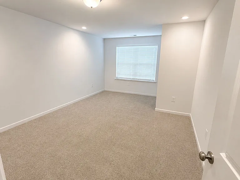 1144 Thayer Glen Ct — Photo 19
