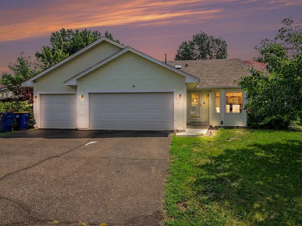 1207 Dakota St S, Shakopee, MN 55379
