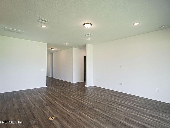 3rd image of 4 SILVER GLEN Drive
