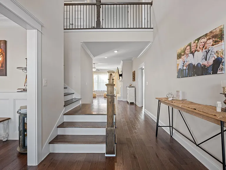 271 Hemlock Dr — Photo 5