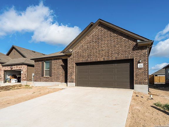 3rd image of 326 Deer Crest Dr