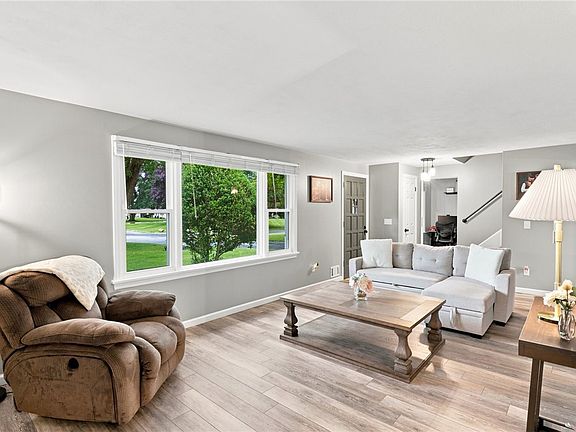 5th image of 9 Buckwheat Dr