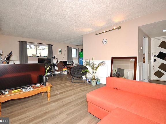 4th image of 110 Byberry Rd APT E2