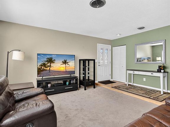 5th image of 2803 Banchory Rd