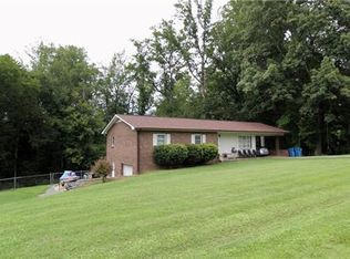1682 Lazenby St, Newton, NC 28658