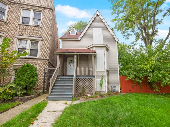 8854 S Dauphin Ave, Chicago, IL 60619