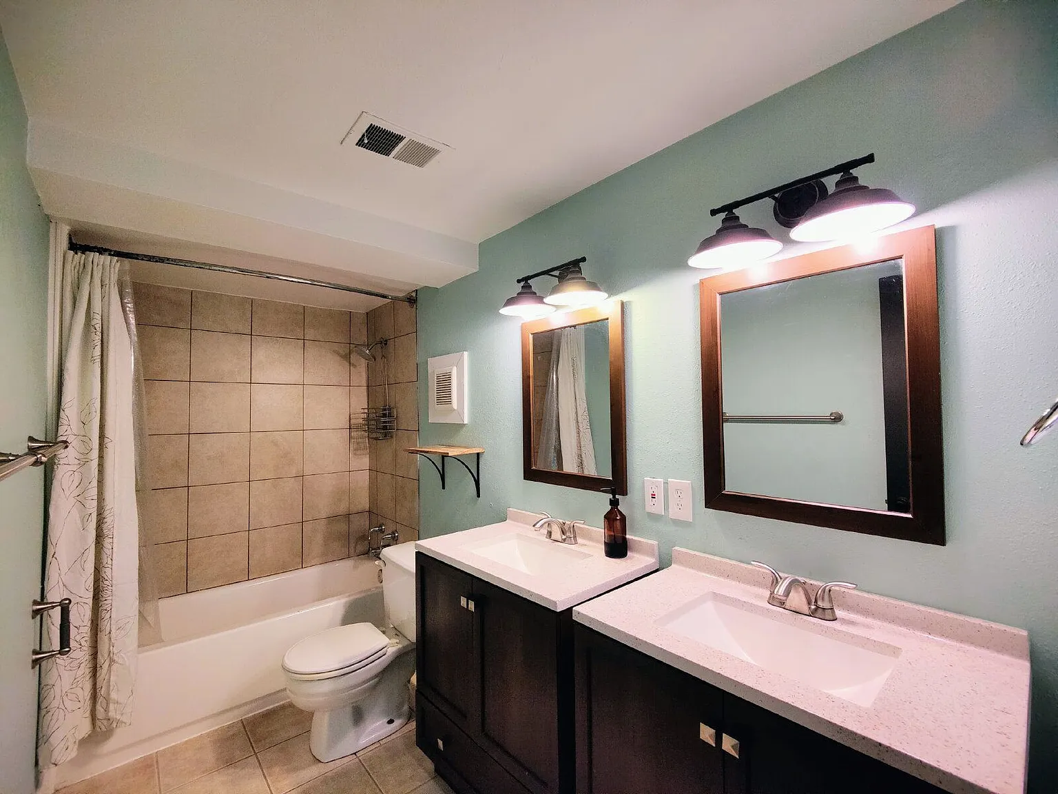 2 bed, 1.0 bath, 1250 sqft, $1,415 — Photo 4