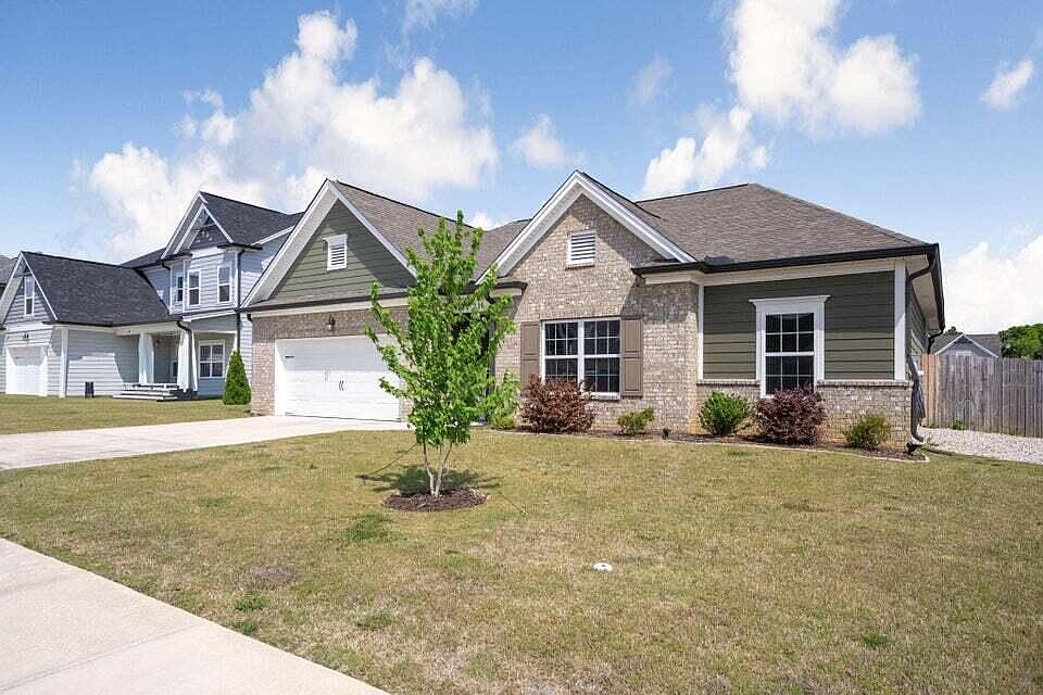 1st image of 31 Winchester Dr