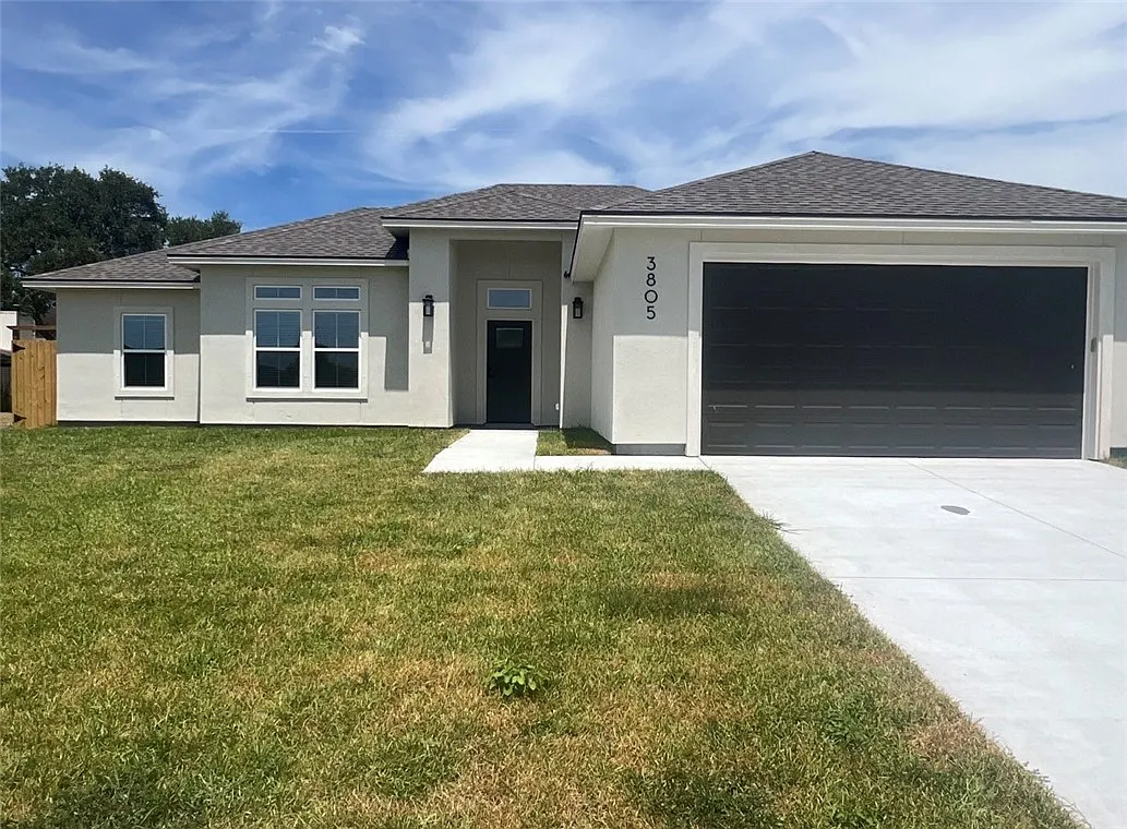 4 bed, 2.0 bath, 1712 sqft, $3,000 — Photo 1