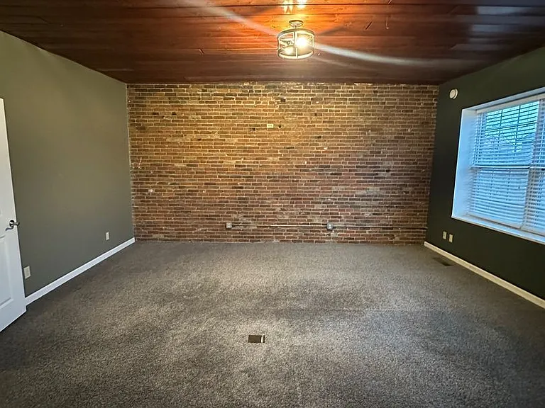 327 S 8th St #330 — Photo 33