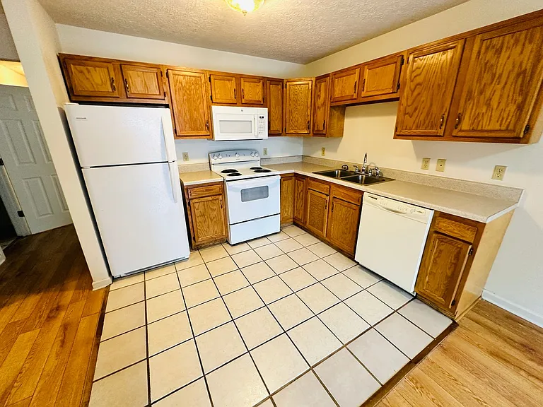75 Majestic Dr — Photo 4