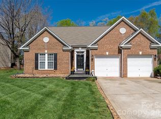 9122 Swallow Tail Ln, Charlotte, NC 28269