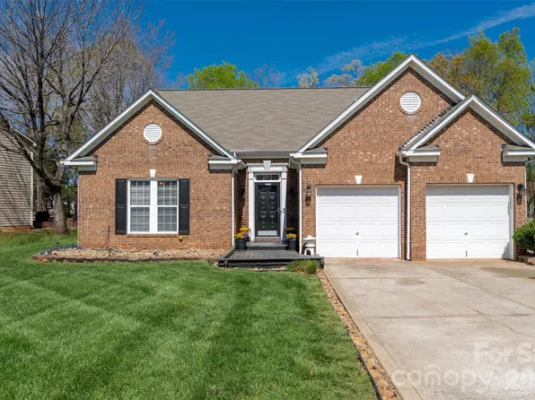 9122 Swallow Tail Ln, Charlotte, NC 28269