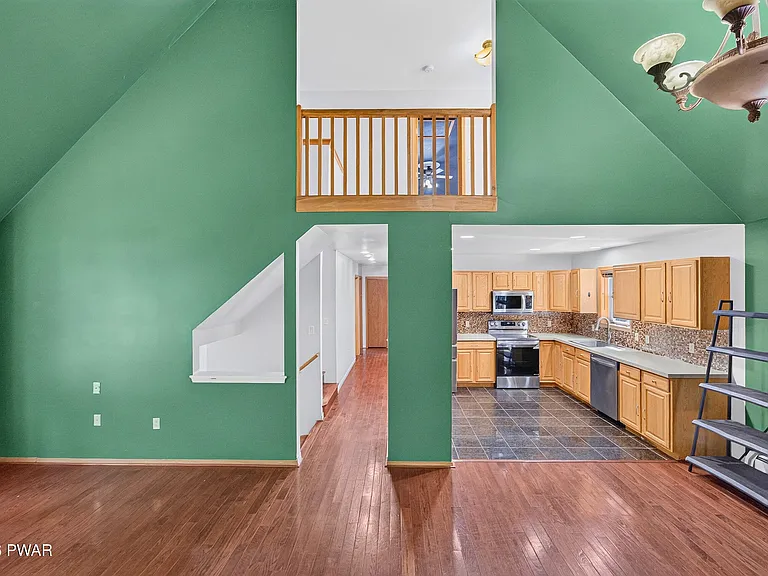 115 Blackberry Dr — Photo 13