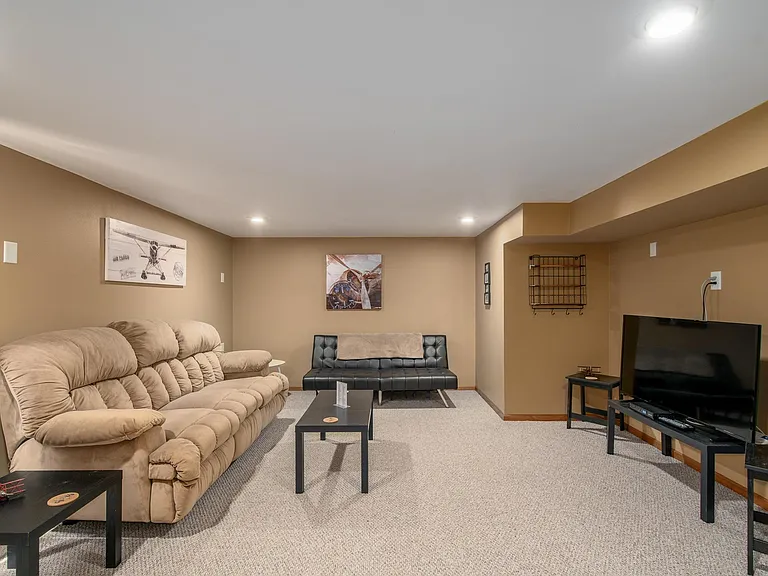 1357 W 18th Ave — Photo 12