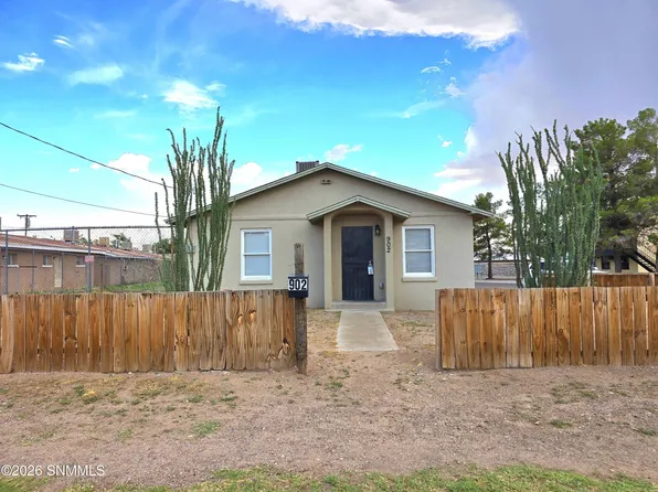 902 Foster Rd, Las Cruces, NM 88001