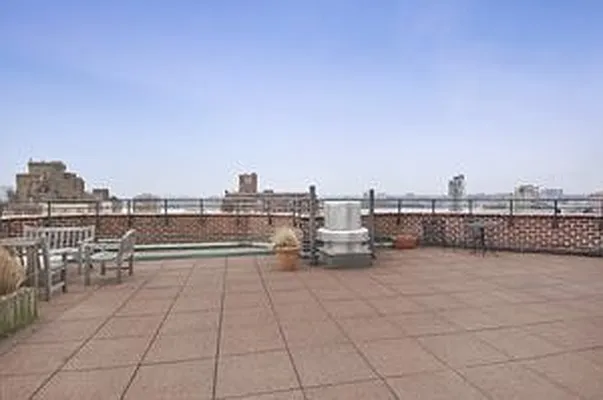 Rented by Douglas Elliman | media 22