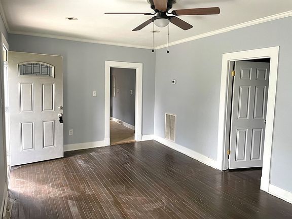 5th image of 2110 Willow St