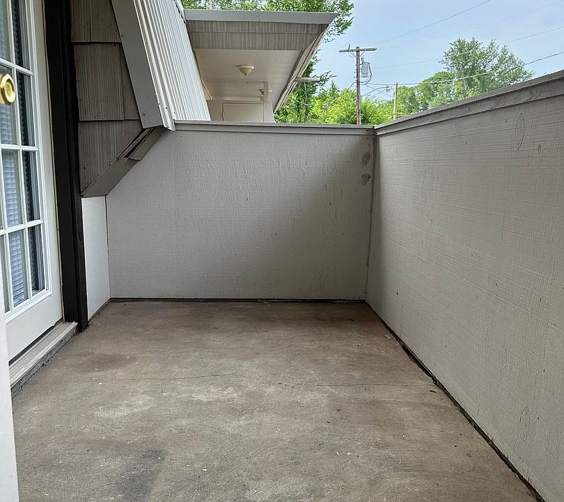 1st image of 501 E Houston St #4