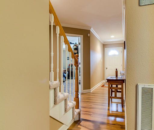 3rd image of 606 Battlecreek Way