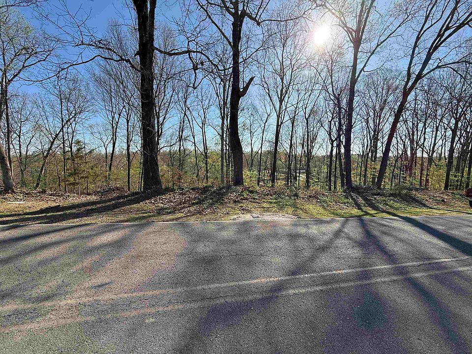 1st image of 335 Shoreline Dr