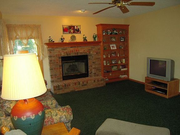 4th image of 17004 Karen St
