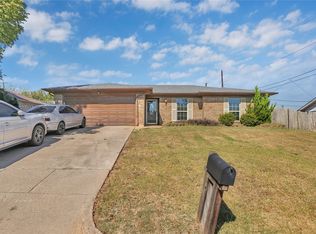 917 Springhill Dr, Burleson, TX 76028
