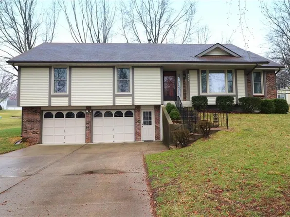 8219 N Virginia Ave, Kansas City, MO 64118