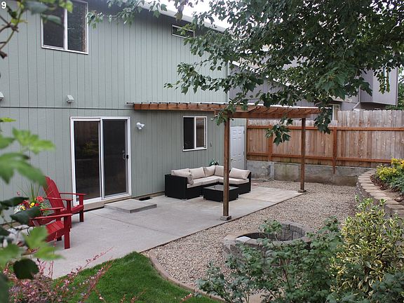 2nd image of 5715 NE 50th Pl