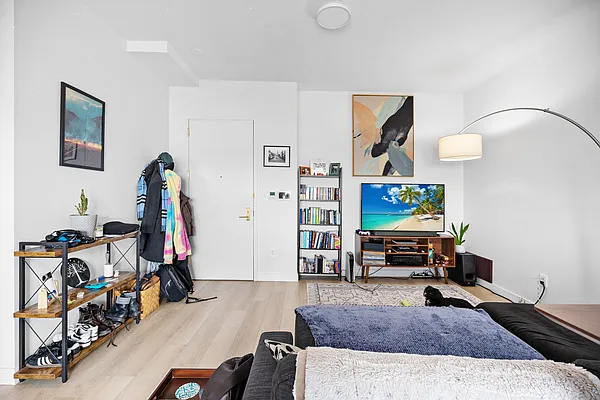 Rented by Corcoran | media 6