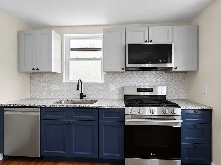 731 Humboldt St — Photo 3