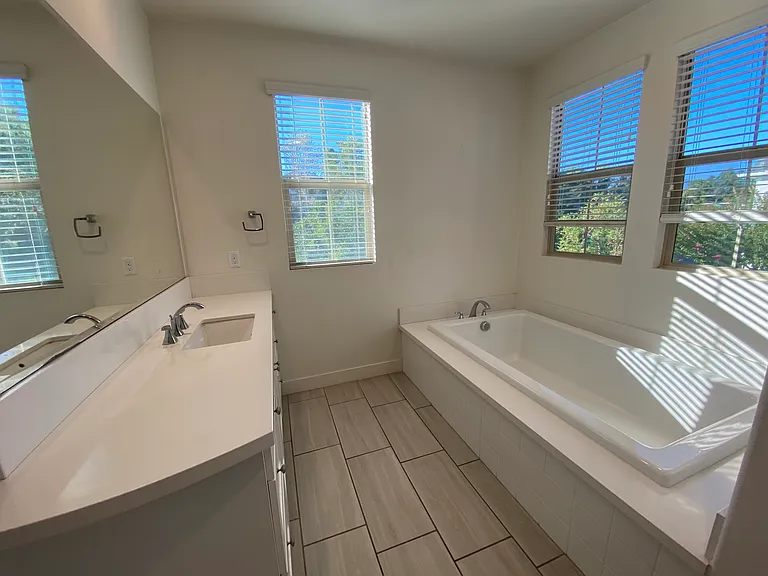 53 Molly Loop — Photo 22