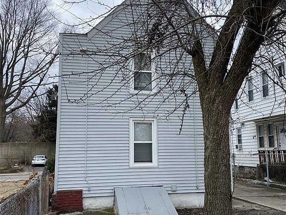 3rd image of 1944 E 124th Pl