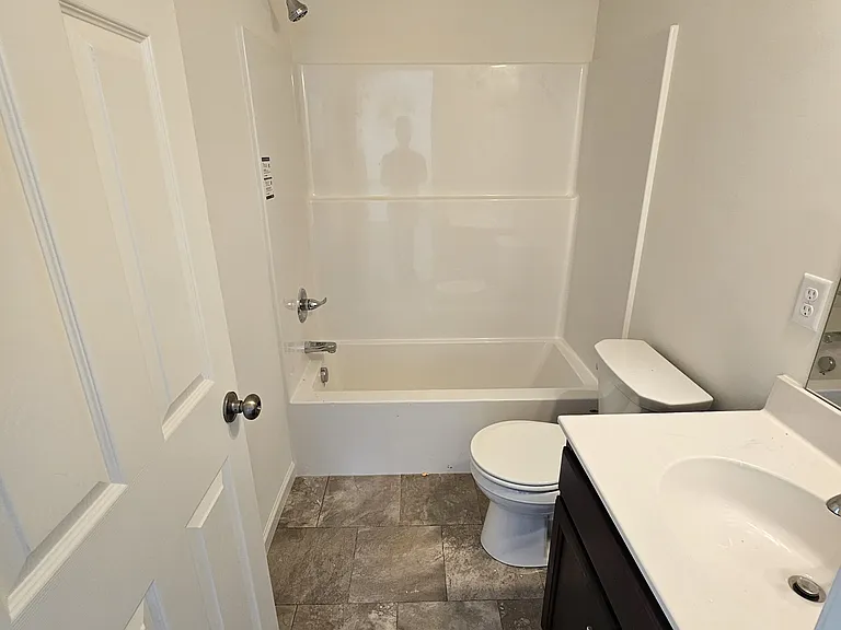 231 E Fulton St #B — Photo 8