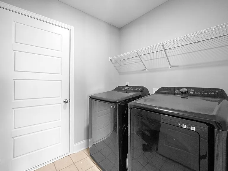 1042 Creek Way — Photo 22