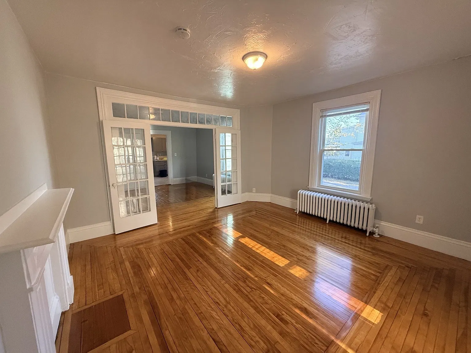 1 bed, 1.0 bath, 1100 sqft, $2,000 — Photo 2