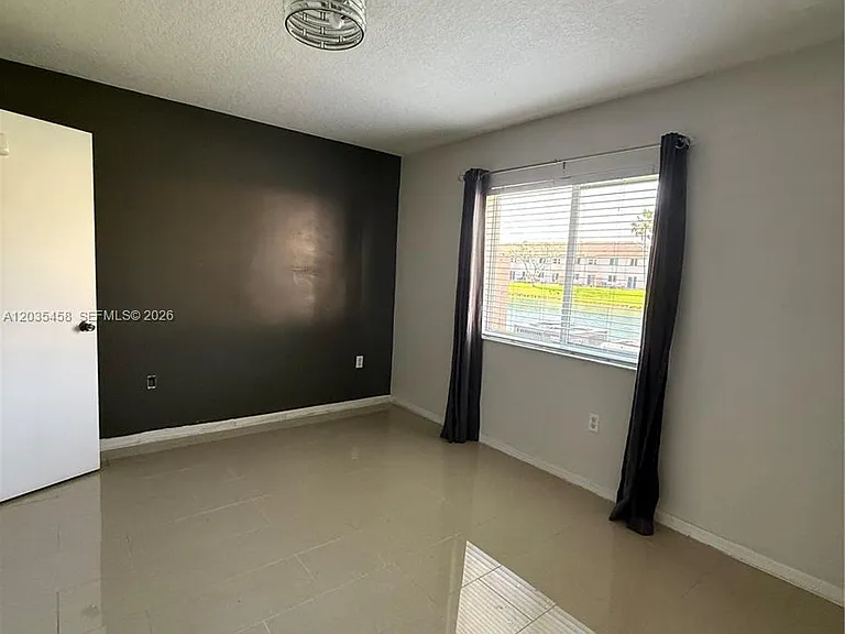 1271 SE 28th Ct #105 — Photo 5