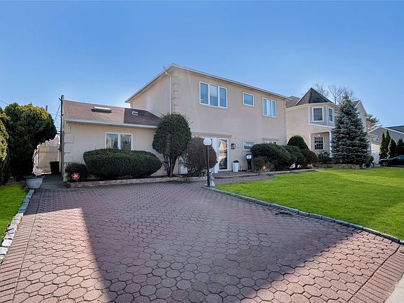 3rd image of 46 Southwood Cir