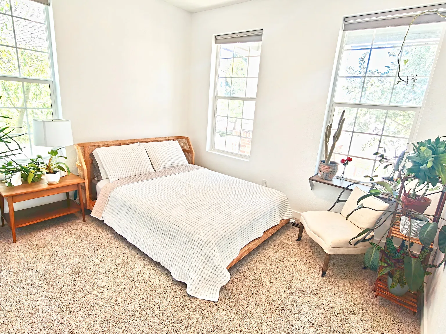 4 bed, 2451 sqft, $4,000 — Photo 3