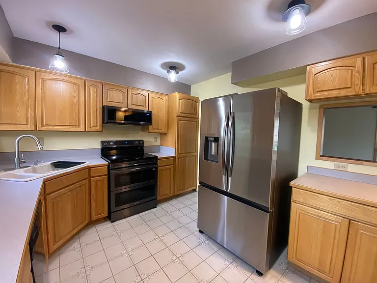 620 Sherman Dr — Photo 4